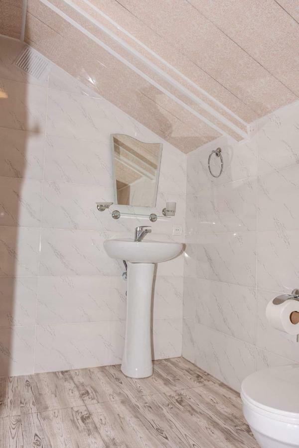 ホテルShera ボルジョミ エクステリア 写真